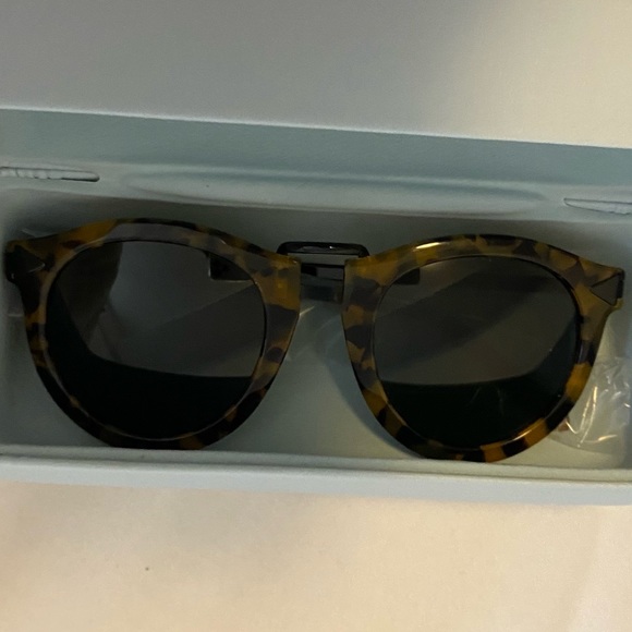 NWOT Karen Walker Tortoise Sunglasses - Picture 6 of 9